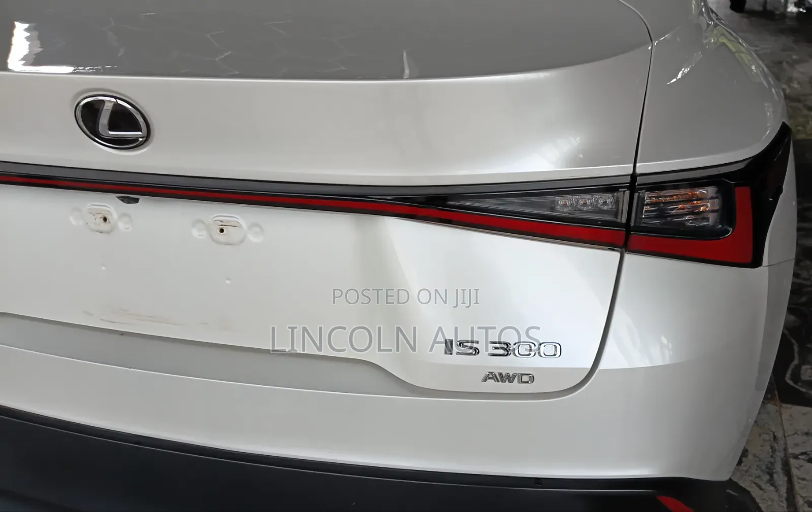 Lexus IS 300 AWD 2024 White