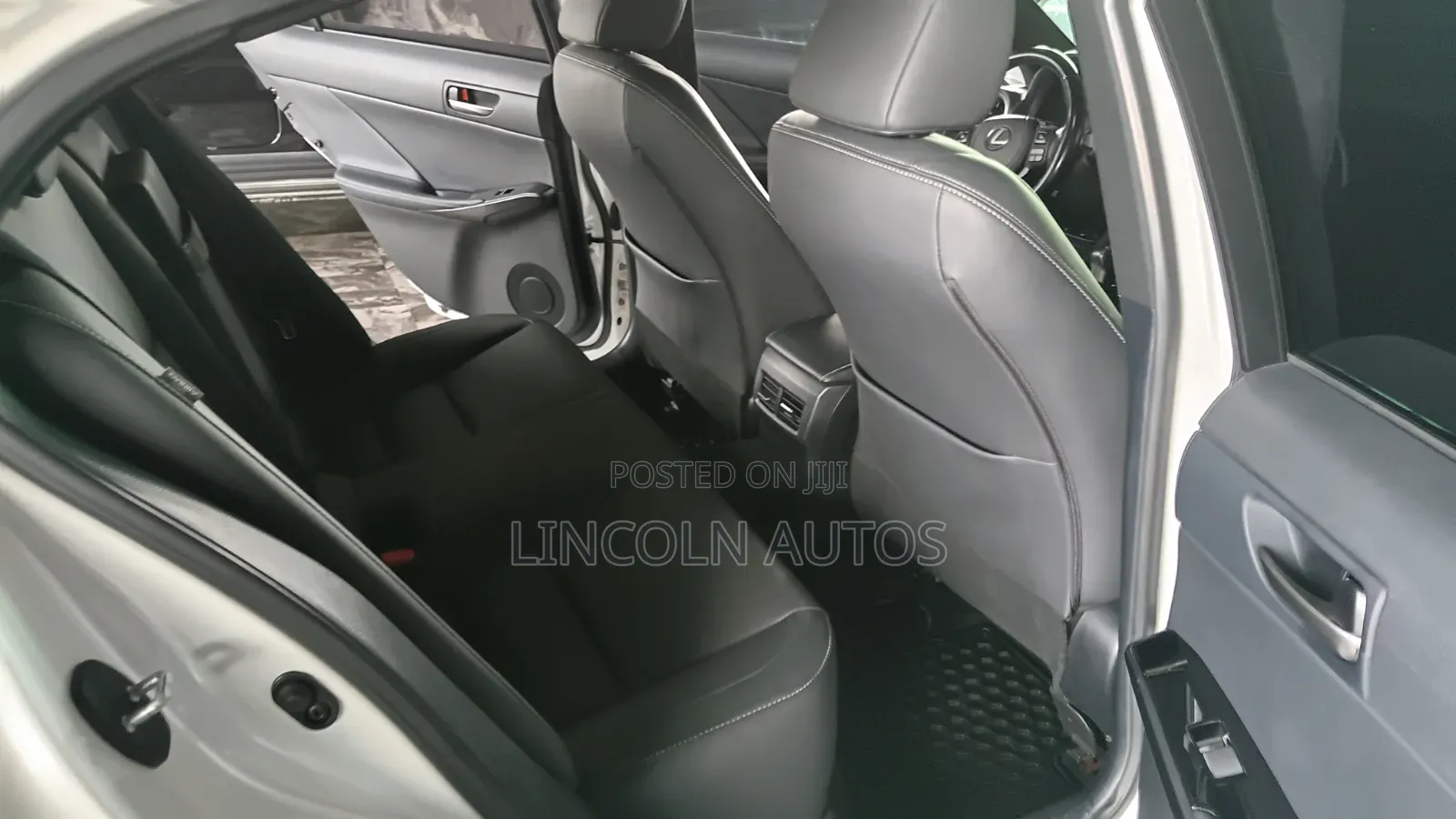 Lexus IS 300 AWD 2024 White