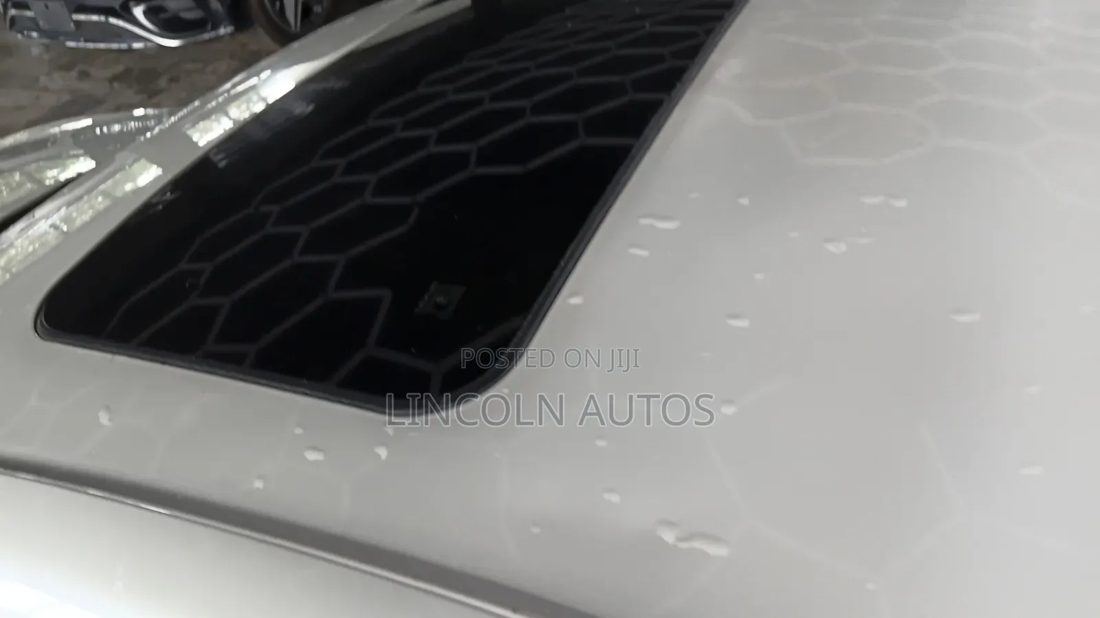 Lexus IS 300 AWD 2024 White