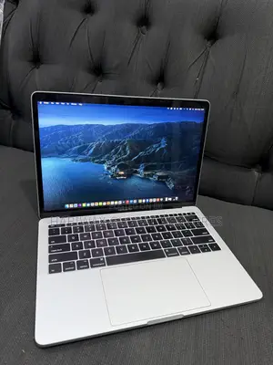 Laptop Apple MacBook Pro 2017 16GB Intel Core i7 SSD 256GB