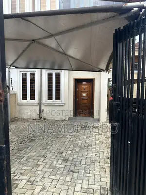 3bdrm Duplex in Chevron for rent