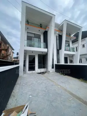4bdrm Duplex in Ikota for sale