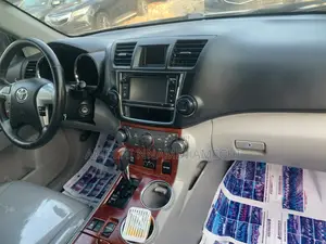 Toyota Highlander Limited 3.5l 4WD 2013 Silver