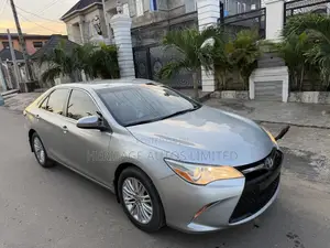 Toyota Camry LE 4dr Sedan (2.5L 4cyl 6A) 2016 Silver