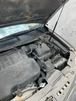 Toyota Camry XLE V6 4dr Sedan (3.5L 6cyl 6A) 2012 Gray