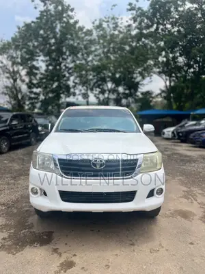 Toyota Hilux SR5 4x4 2013 White