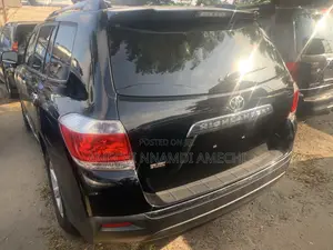 Toyota Highlander Limited 3.5l 4WD 2013 Black