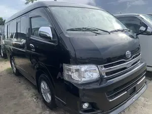 Toyota HiAce 2015 Black