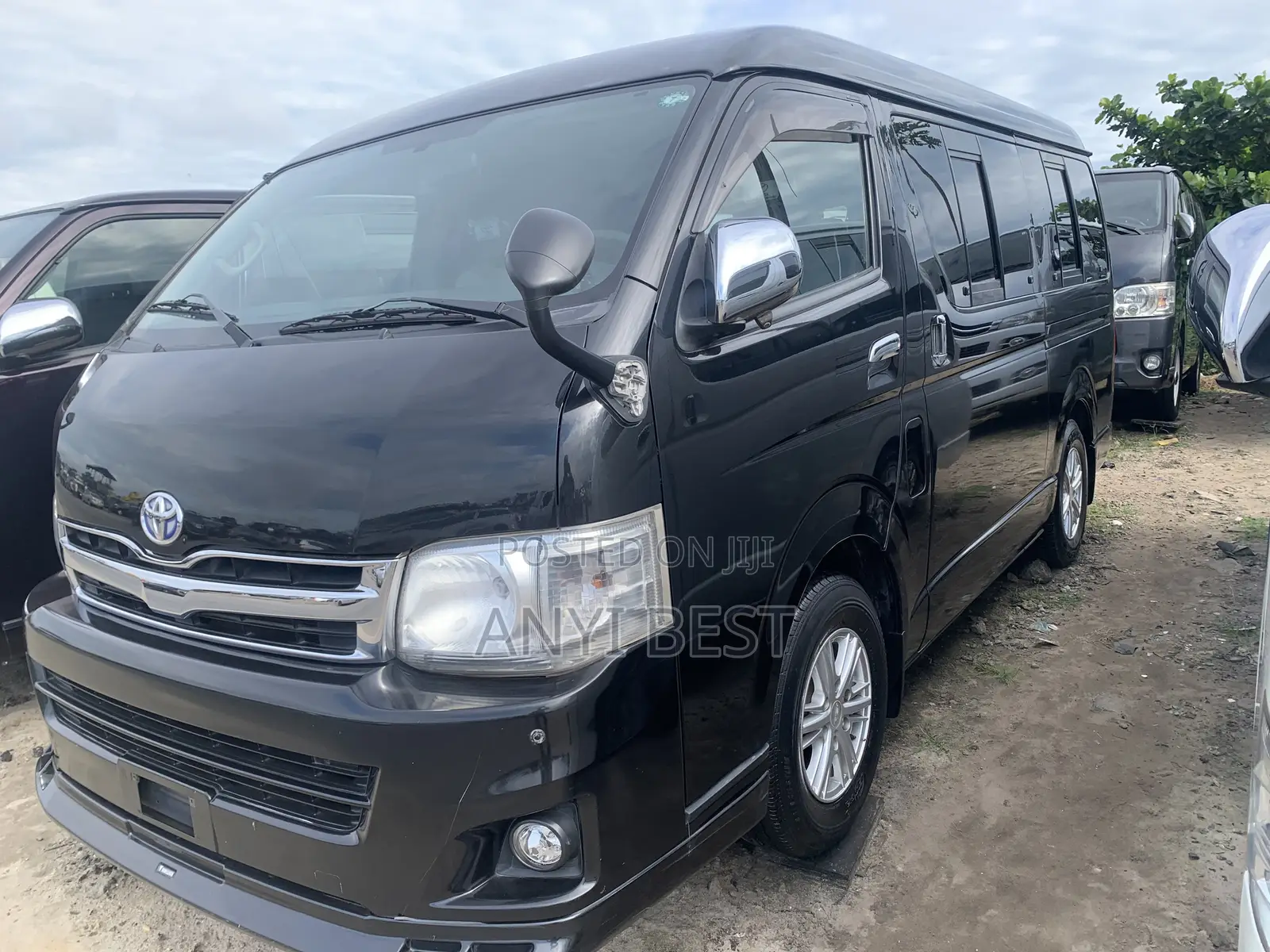 Toyota HiAce 2015 Black