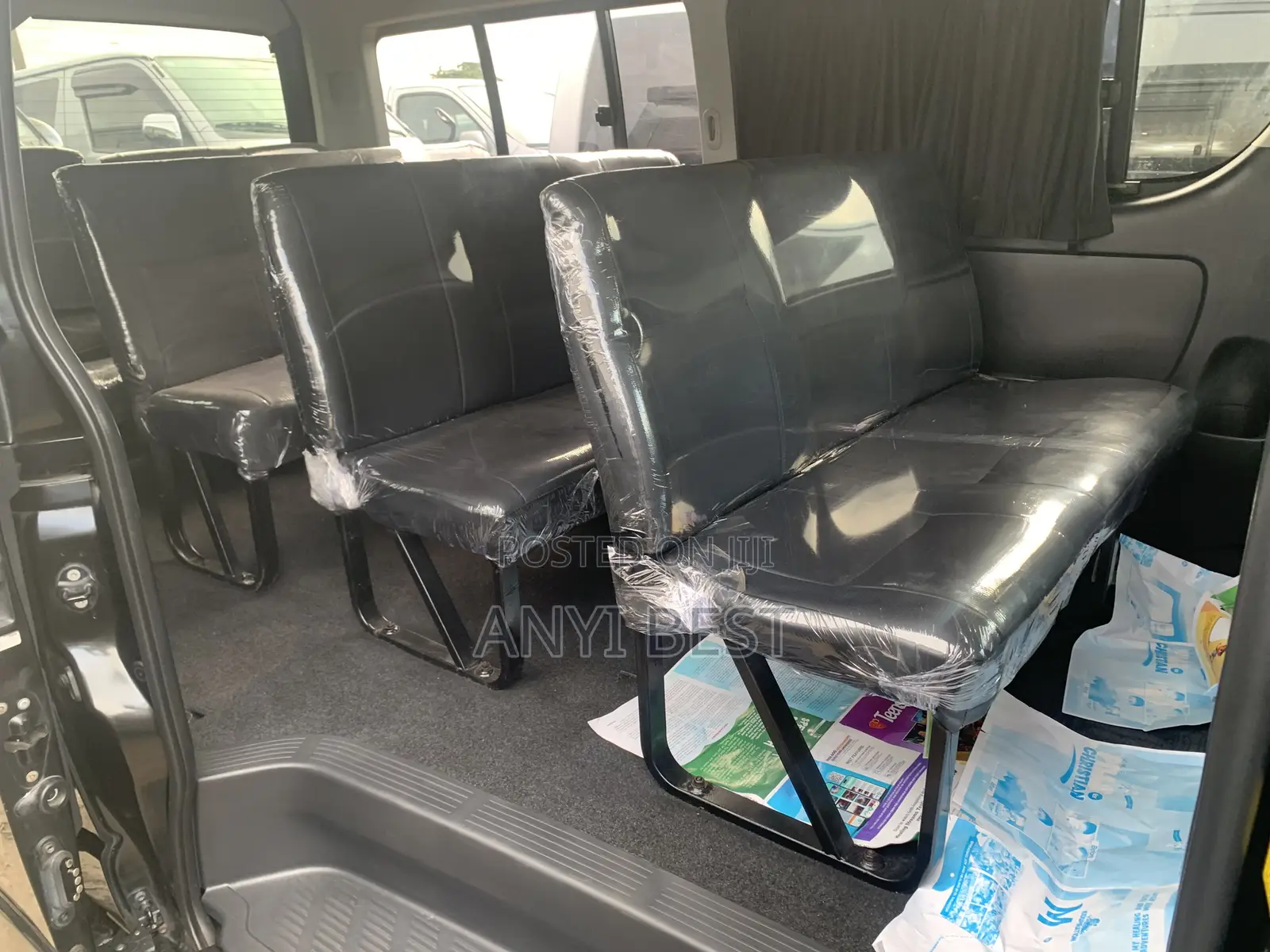 Toyota HiAce 2015 Black
