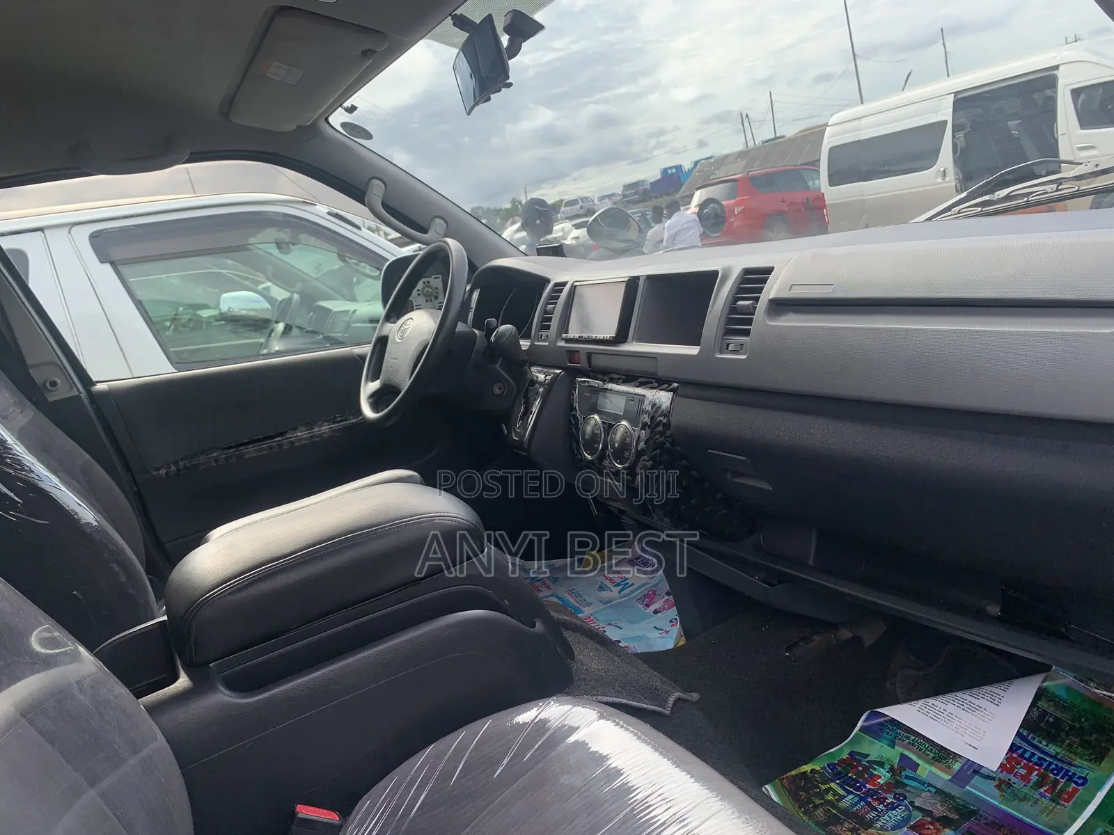 Toyota HiAce 2015 Black