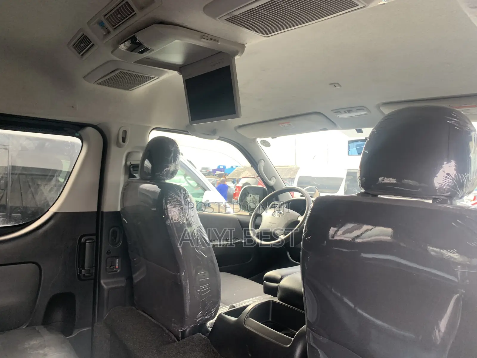 Toyota HiAce 2015 Black