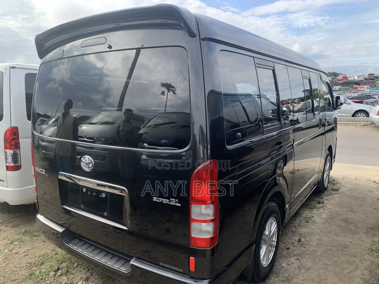 Toyota HiAce 2015 Black