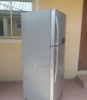 LG 560L Fridge With Freezer