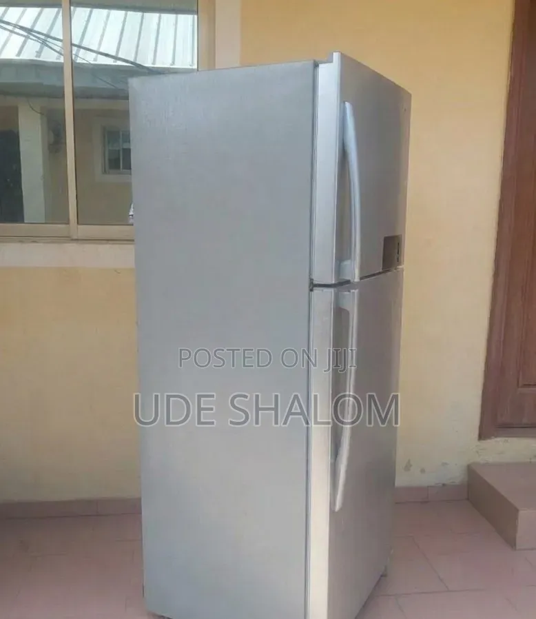 LG 560L Fridge With Freezer