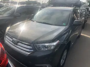 Toyota Highlander Limited 3.5l 4WD 2013 Green