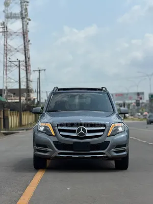 Mercedes-Benz GLK-Class Base GLK 350 4dr AWD 4MATIC (3.5L 6cyl 7A) 2015
