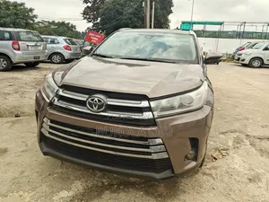 Toyota Highlander Limited 2019 Brown