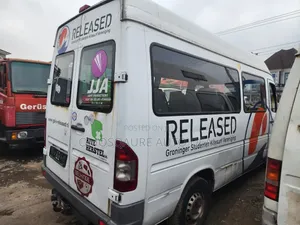 Mercedes-Benz Sprinter 2005 White