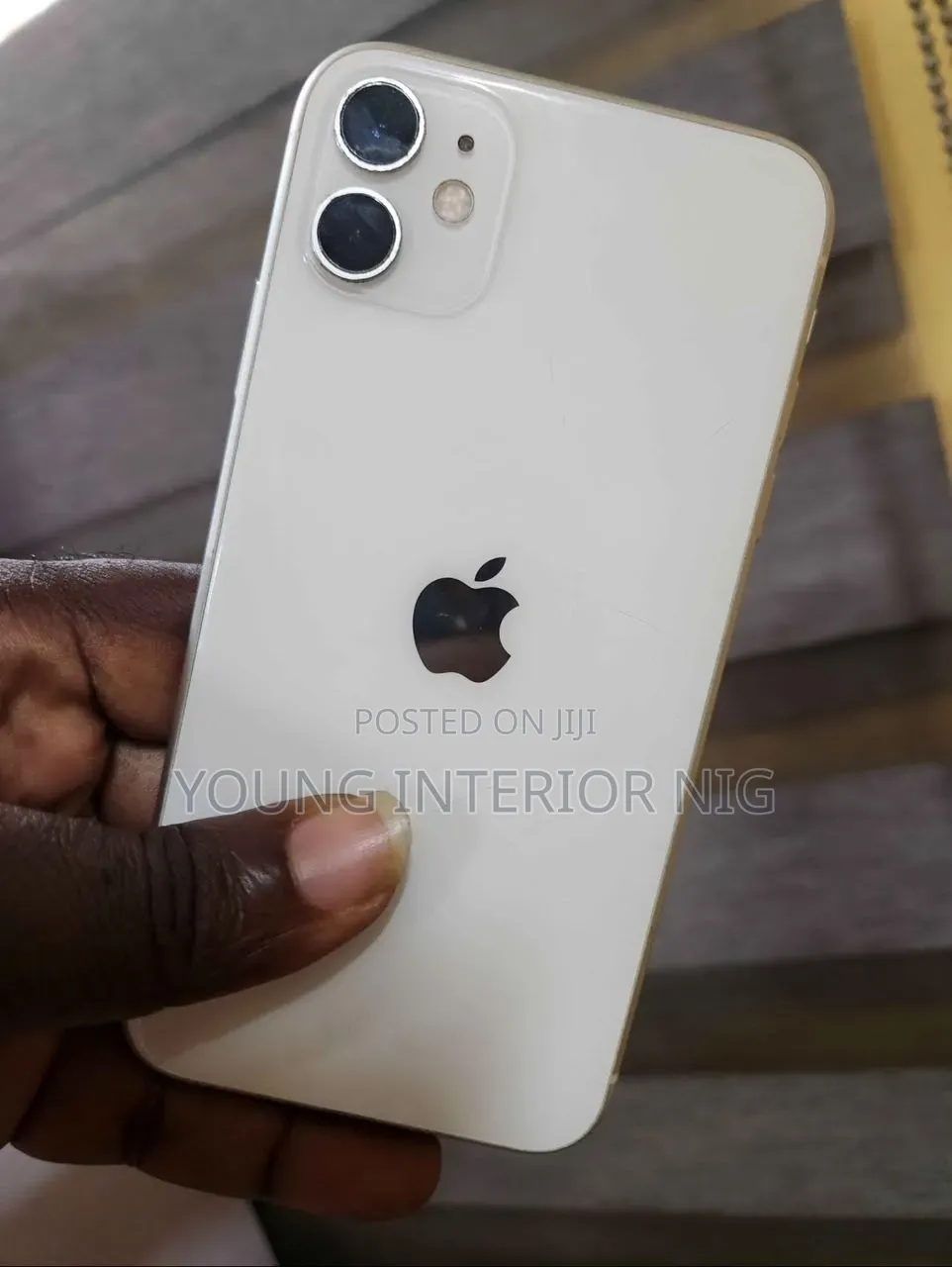 Apple iPhone 11 64 GB White