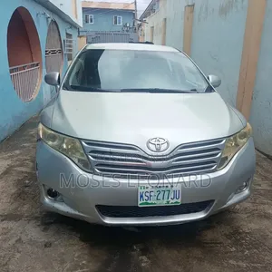 Toyota Venza 2010 Silver