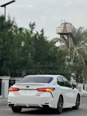 Toyota Camry 2019 White