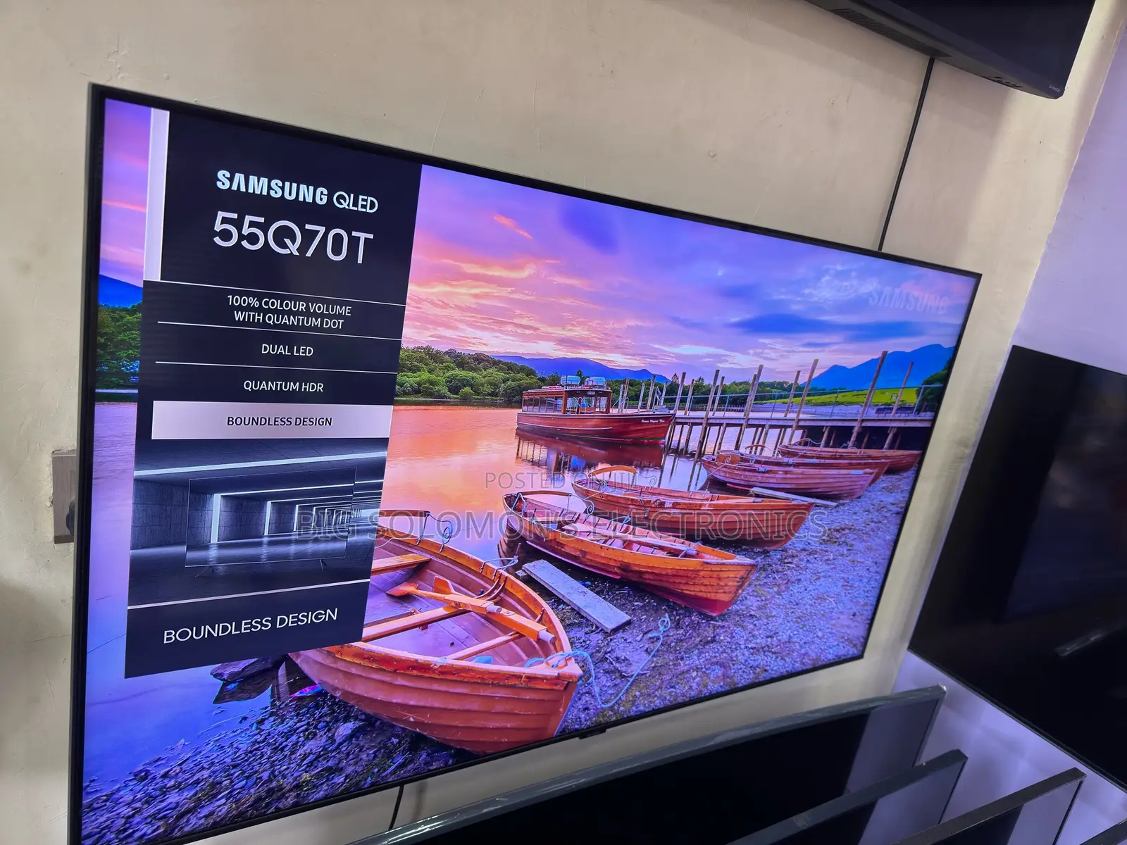 QLED Samsung Smart TV With Direct Full Array 8X