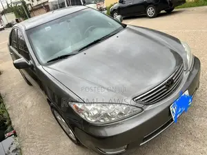 Toyota Camry LE 4dr Sedan (2.4L 4cyl 5A) 2005 Gray