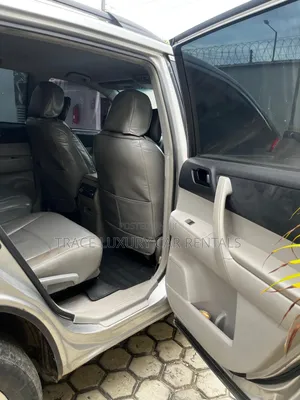 SUV for Rent 7seaters