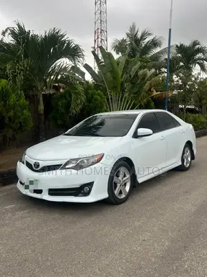 Toyota Camry SE Limited Edition 4dr Sedan (2.5L 4cyl 6A) 2012 White