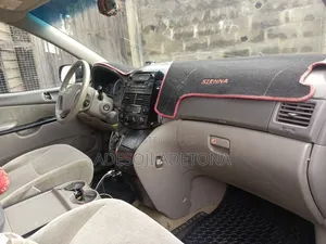Toyota Sienna 2006