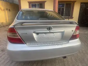 Toyota Camry LE 4dr Sedan (2.4L 4cyl 4A) 2004 Silver
