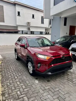 Toyota RAV4 XLE AWD 2020 Red