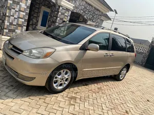 Toyota Sienna 2005 Gold