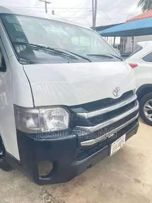 Toyota HiAce 2007 White