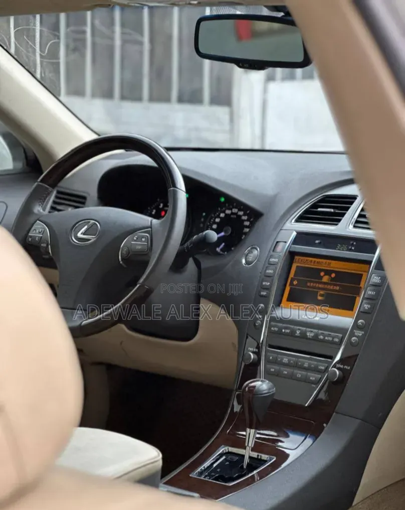 Lexus ES 2012 White