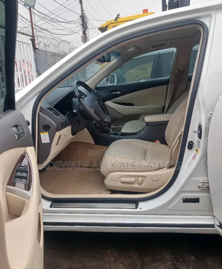 Lexus ES 2012 White