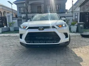 Toyota Grand Highlander XLE AWD 2024 White