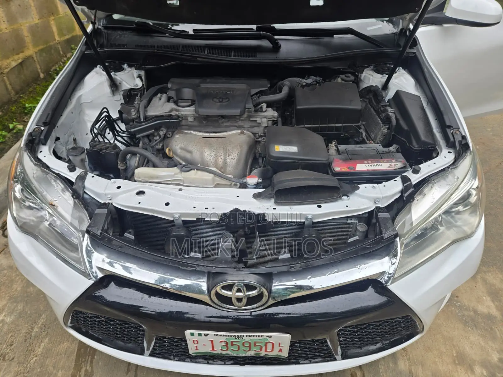 Toyota Camry 2016 White
