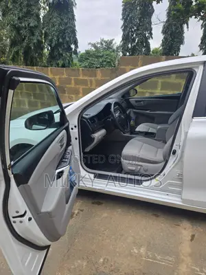 Toyota Camry 2016 White