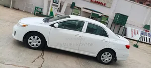 Toyota Corolla 2011 White