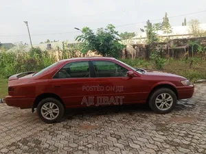 Toyota Camry 2001 Red