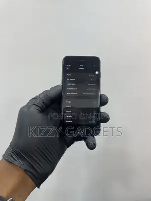 Apple iPhone SE (2020) 64 GB Black