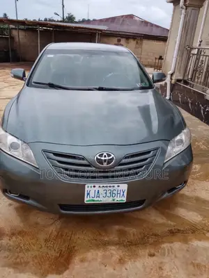 Toyota Camry LE 4dr Sedan (2.5L 4cyl 6AM) 2010 Green