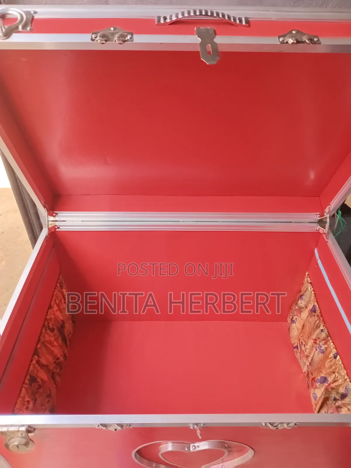 Jumbo Sized Trunk Box