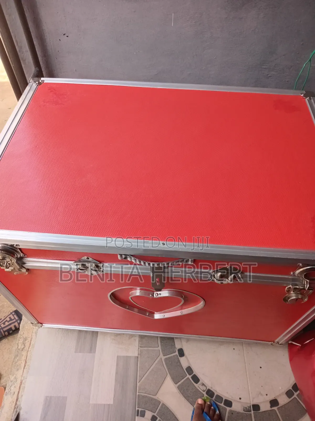 Jumbo Sized Trunk Box