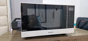 Panasonic 27L Inverter Flatbed Microwave – NN-SF564W