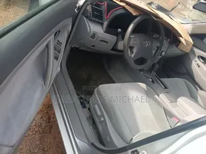Toyota Camry LE 4dr Sedan (2.5L 4cyl 6A) 2011 Silver