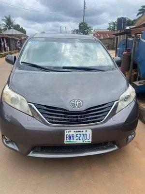 Fairly Used in Perfect Condition Toyota Sienna Car for Sale,