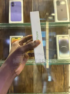 New Apple iPhone 15 128 GB Green
